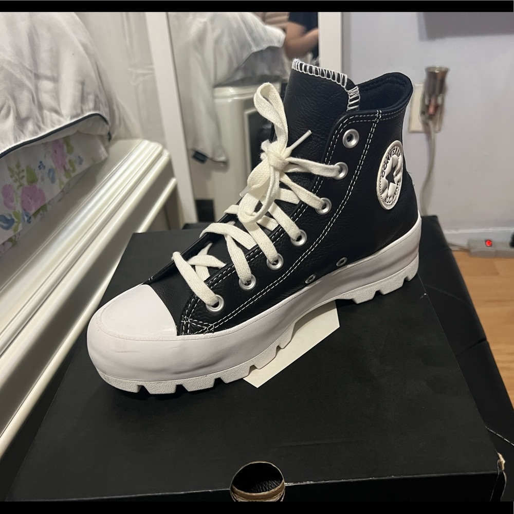 Converse size 7.5
